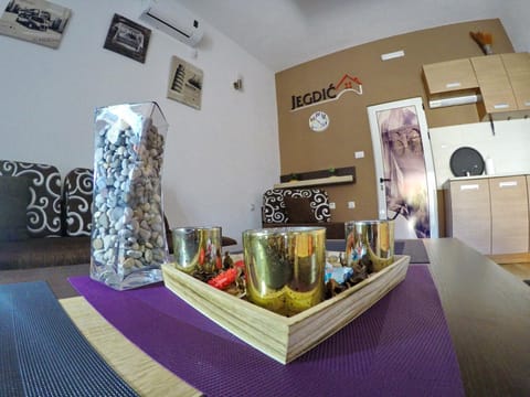 Kitchen or kitchenette, Living room