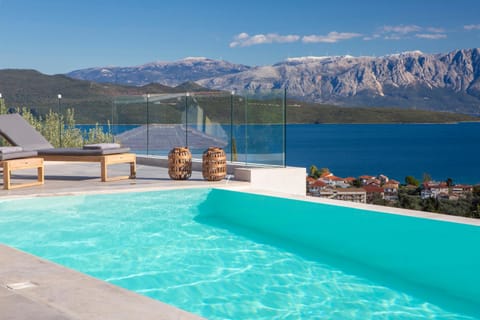 Nearby landmark, Natural landscape, Mountain view, Pool view, Swimming pool, sunbed