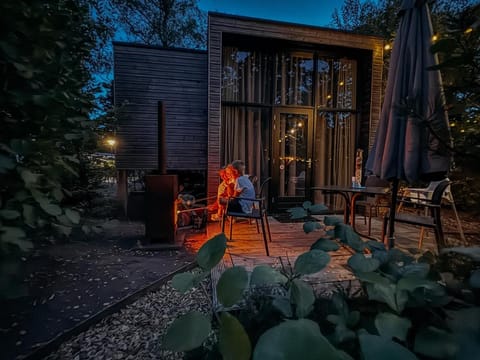 Garden, fireplace