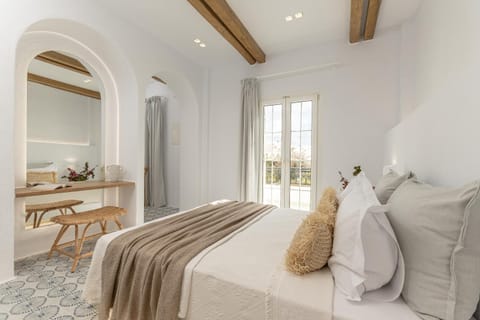 Bed, Living room, Photo of the whole room, Bedroom, towels