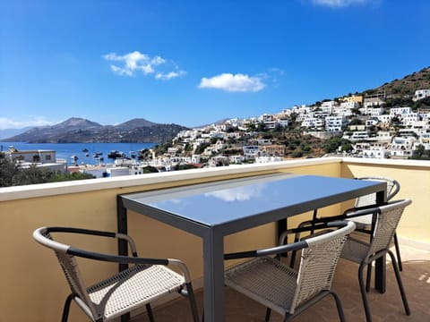 View (from property/room), Mountain view, Sea view