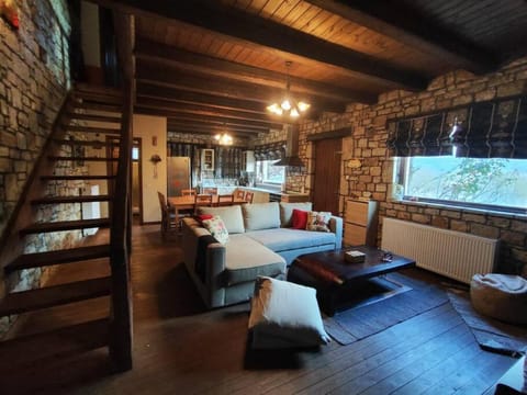 Living room, Seating area, kitchen