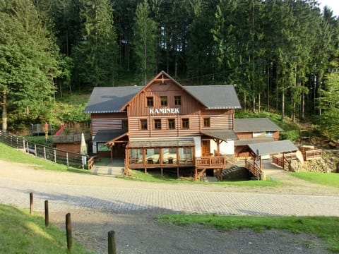 Facade/entrance