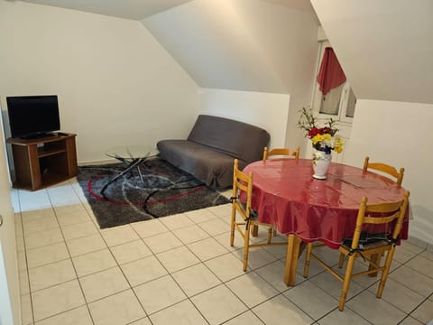 Appartement calme bien équipé Apartment in Chartres
