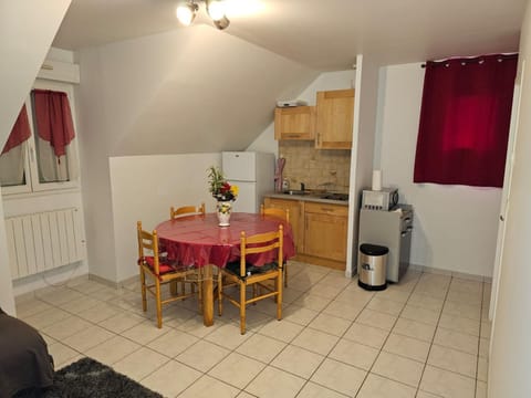 Appartement calme bien équipé Apartment in Chartres