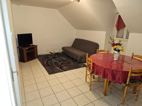 Appartement calme bien équipé Apartment in Chartres
