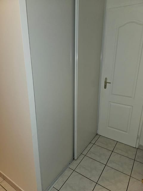 Appartement calme bien équipé Apartment in Chartres