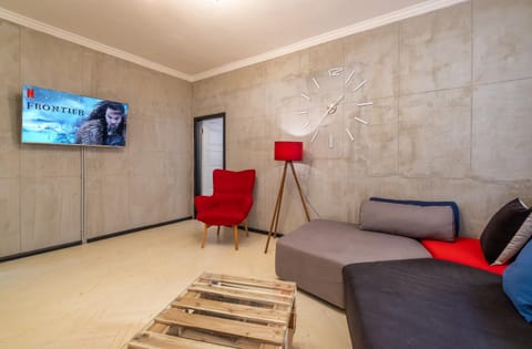 TV and multimedia, Living room, Seating area, air conditioner