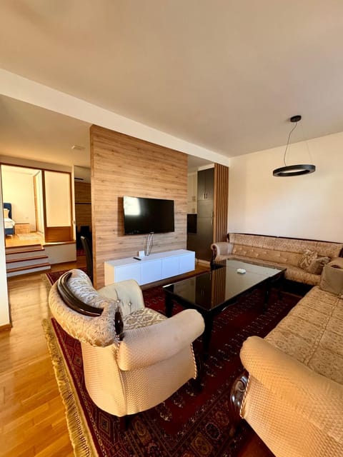Communal lounge/ TV room, TV and multimedia, Living room, Photo of the whole room, Seating area, Evening entertainment