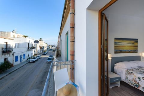 Property building, Bed, Day, Neighbourhood, Natural landscape, View (from property/room), Balcony/Terrace, Photo of the whole room, Bedroom, Street view