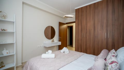 Bed, Photo of the whole room, Bedroom, towels, wardrobe