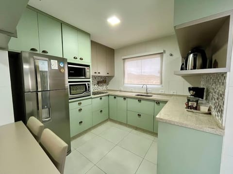 Coffee/tea facilities, pet friendly, stove, toaster