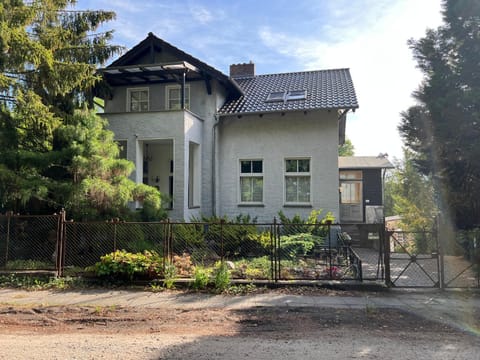 Property building, Day