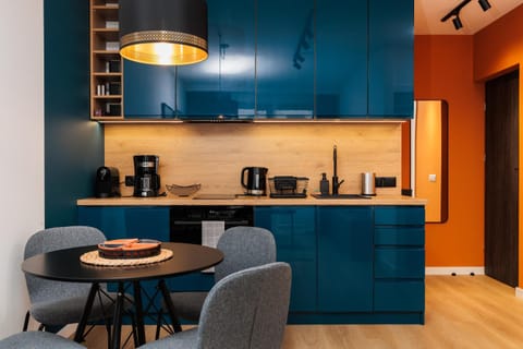 Coffee/tea facilities, Kitchen or kitchenette, Dining area, pet friendly, stove