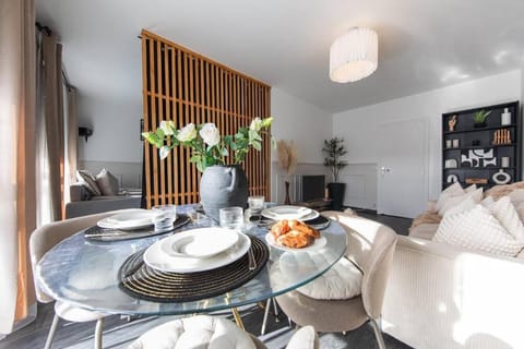 CineHome - 5 min Tours centre-Parking/Tram au pied Apartment in Tours