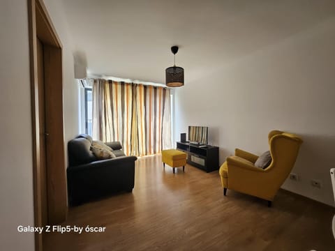 Communal lounge/ TV room, TV and multimedia, Living room