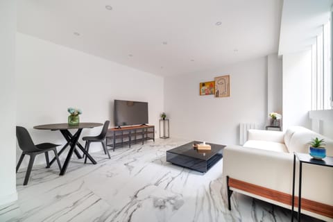 Spacious flat for 4 people #1 Apartment in Île-de-France