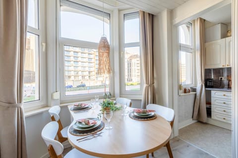 Dining area, kitchen