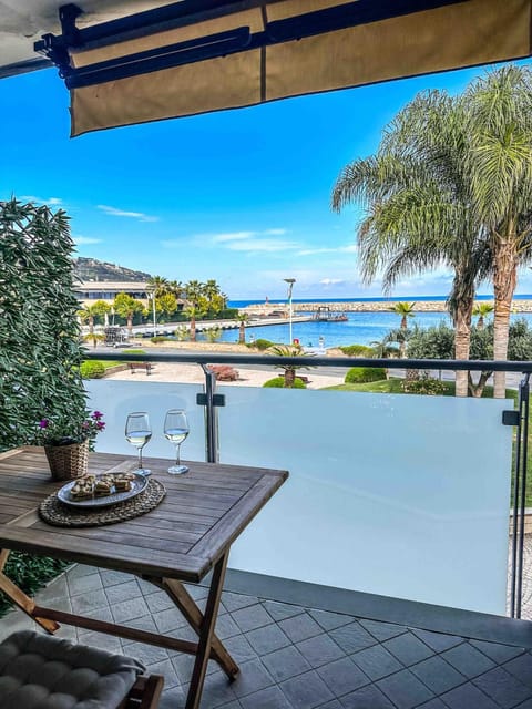 View (from property/room), Balcony/Terrace, Sea view
