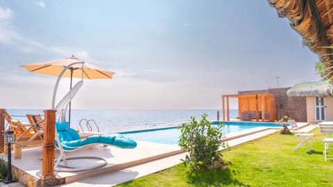 Day, Garden, View (from property/room), Beach, Pool view, Sea view, Swimming pool, sunbed