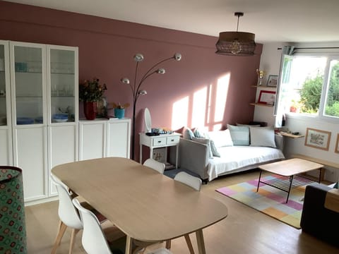 Paris Bécon Apartment in Courbevoie