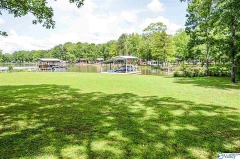 Your quiet place on Weiss Lake House in Weiss Lake