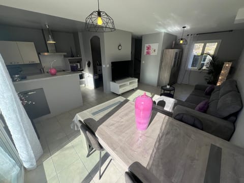 Villa en Provence 2 T3 jardin clos et SPA House in Gréoux-les-Bains