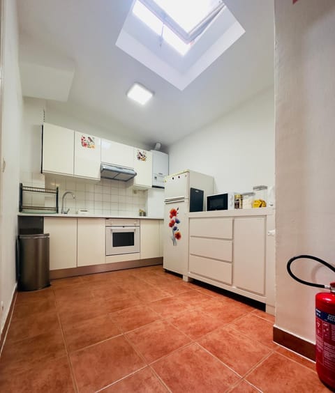 Modern & Comfortable City Center Oasis~King Bed ! Apartment in Saint-Gilles