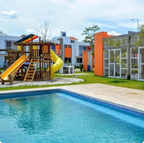 Garden, Swimming pool