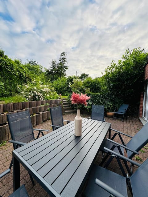Spring, Balcony/Terrace, Dining area, Garden view