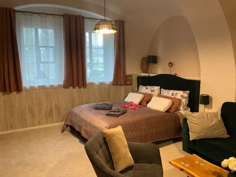 Bed, Living room, Bedroom