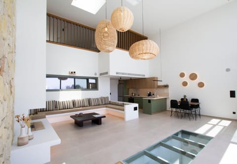 Living room, Dining area, kitchen