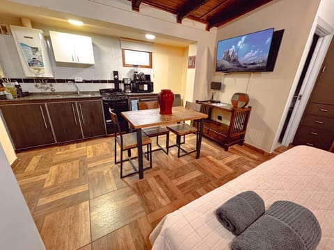 TV and multimedia, Kitchen or kitchenette, Seating area, Dining area