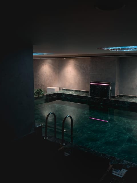 Property building, Swimming pool