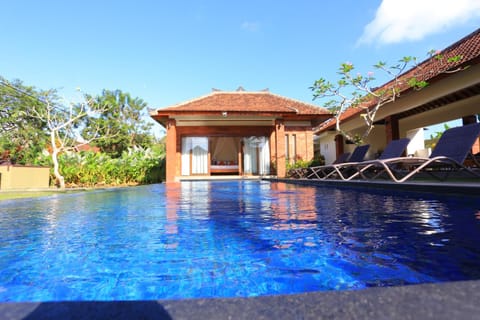 Property building, Pool view, Swimming pool