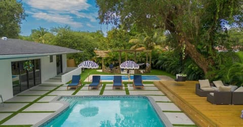 Property building, Patio, Garden, Swimming pool