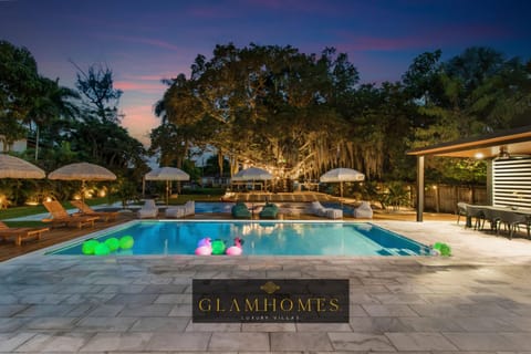 Balcony/Terrace, Swimming pool, Sunset, sunbed