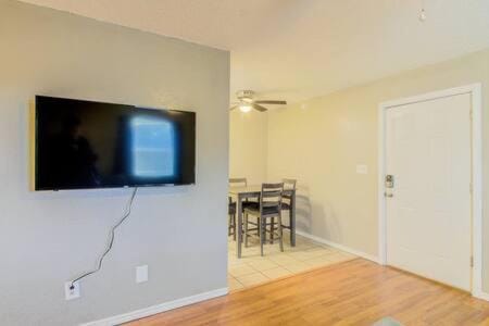 One-bedroom ready for you near Fort Sill Apartment in Lawton