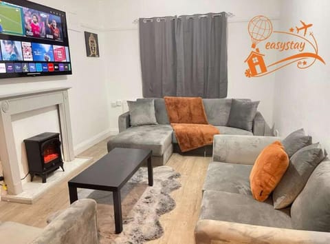 Easystays The Hidden Gem Large Basic Home Can Sleep 15 Apartment in Leicester