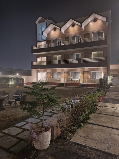 Property building, Garden, Garden view