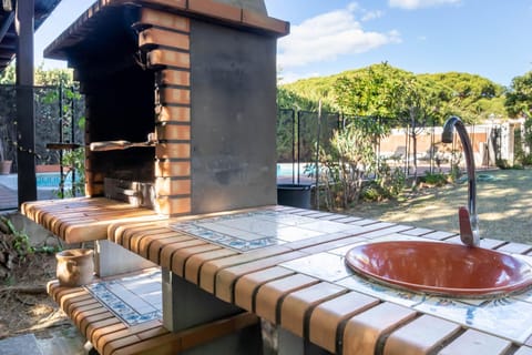 Area and facilities, Area and facilities