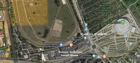 Bird's eye view, Area and facilities