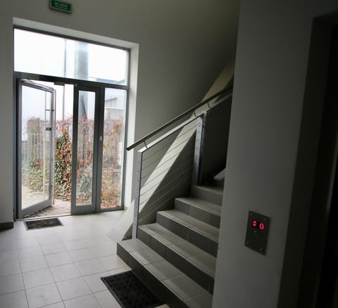 Facade/entrance, Area and facilities