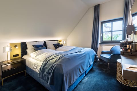 Bed, Photo of the whole room