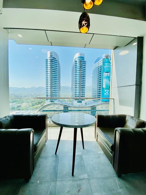 Day, View (from property/room), Balcony/Terrace, Living room, Seating area, Dining area