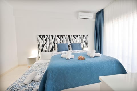 Bed, Bedroom, air conditioner