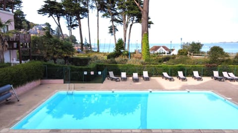 Appartement avec PISCINE, plage de Trestraou à PERROS-GUIREC - Réf 505 Apartment in Perros-Guirec