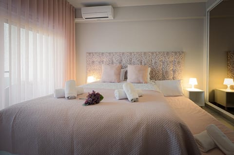 Bed, Bedroom, air conditioner