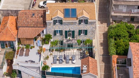 Villa Filipetti in Makarska center, 4 en-suite bedrooms charming stone house, heated private pool, 600m from beach Villa in Makarska