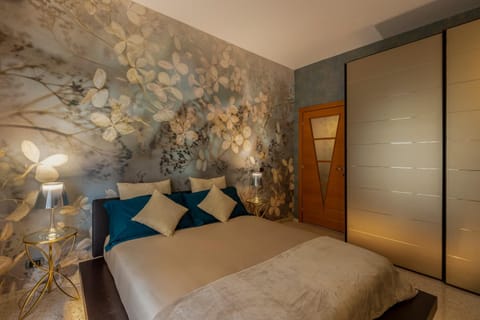Bed, Photo of the whole room, Bedroom, wardrobe